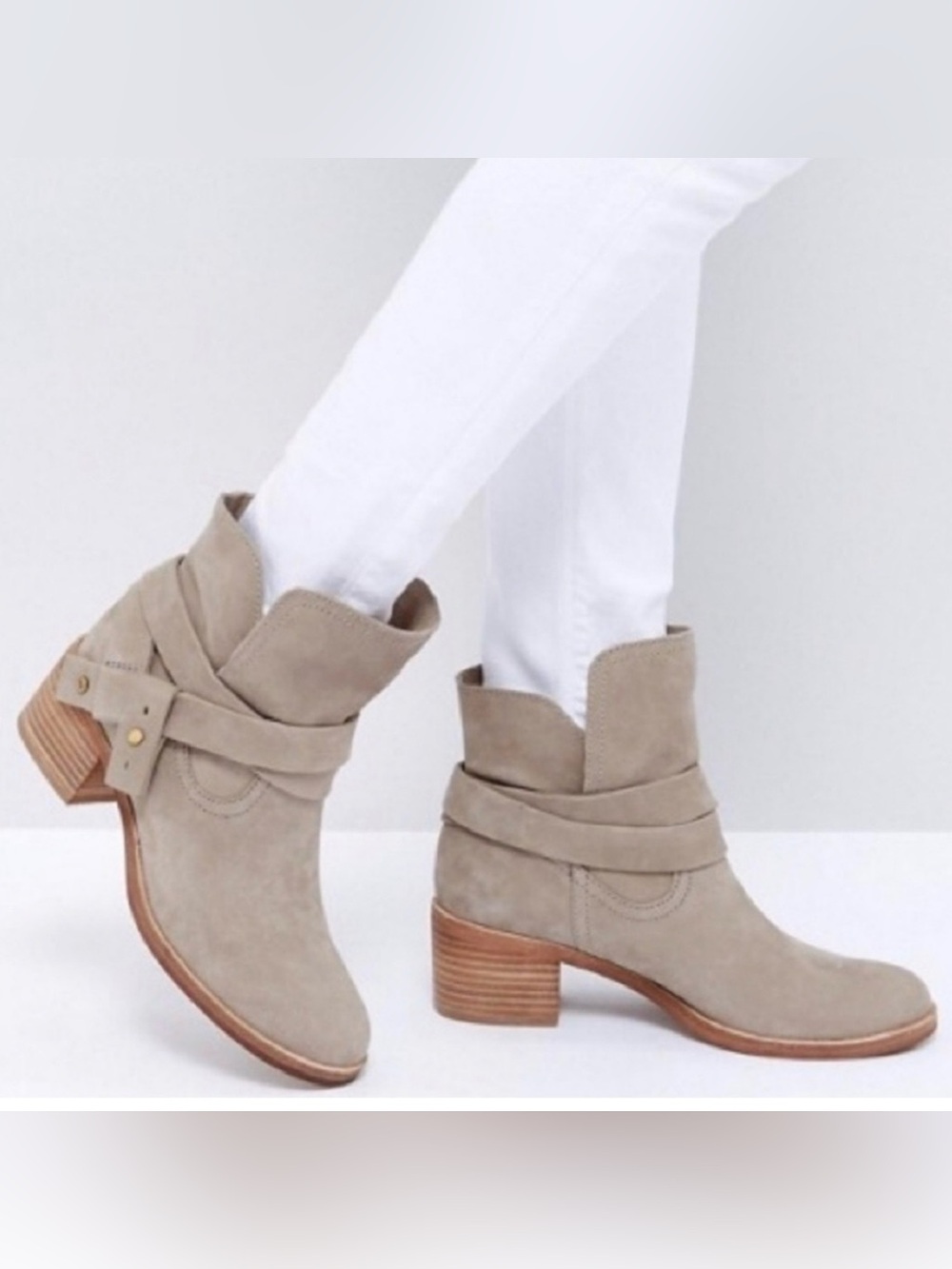 UGG Elora Boots Size 8 - Picture 2 of 13